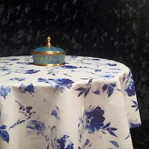 رومیزی سفره ای طرح رز آبی